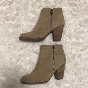 Guess heeled booties